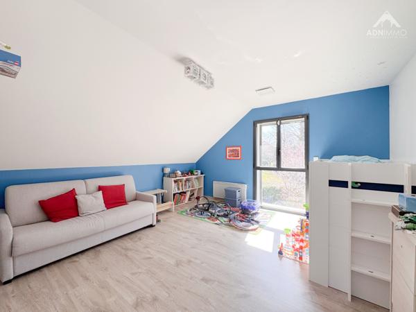 Saint-Genis-Pouilly (01630) Maison 6 Pièces 216 m2