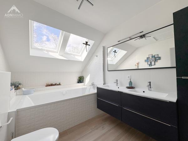 Saint-Genis-Pouilly (01630) Maison 6 Pièces 216 m2