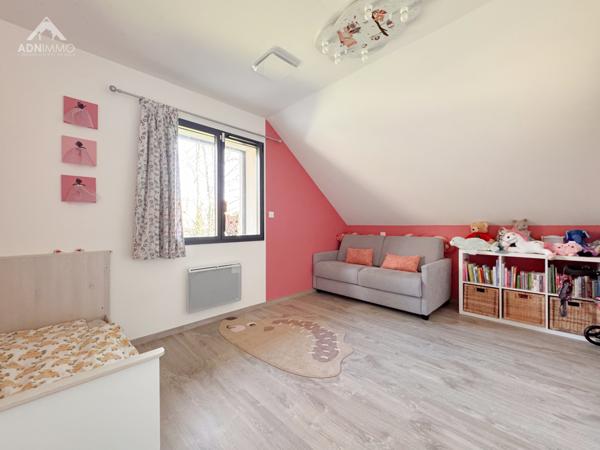 Saint-Genis-Pouilly (01630) Maison 6 Pièces 216 m2