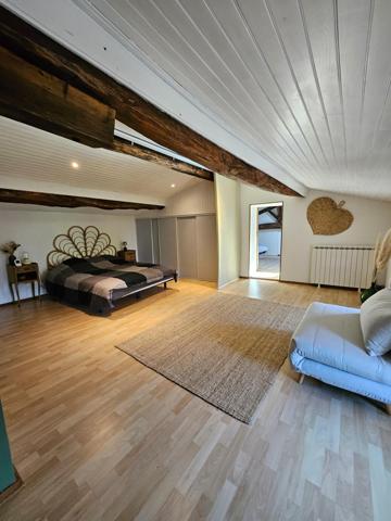 Maison de charme en pierre entièrement rénovée avec piscine