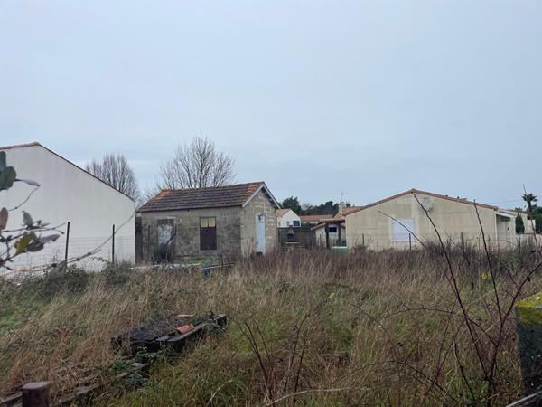 Château D'Oleron - TERRAIN à bâtir de 637 m²