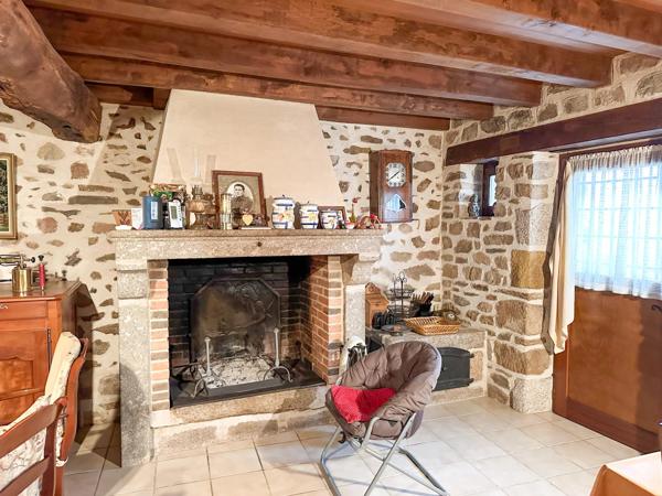 Propriété avec grande grange, et de beaux jardins