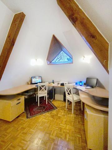 Angers 5 minutes, Le Plessis Grammoire maison 170 m² habitable, jardin, garage, sous-sol.