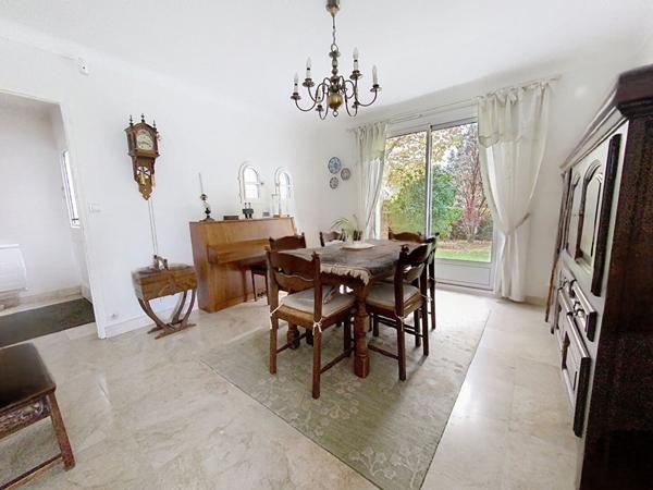 Angers 5 minutes, Le Plessis Grammoire maison 170 m² habitable, jardin, garage, sous-sol.