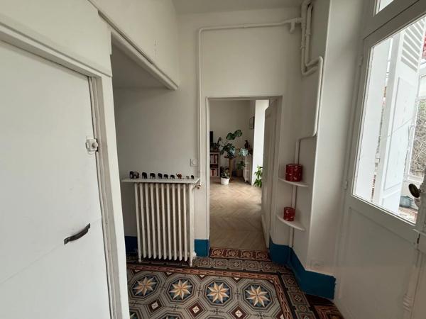 Vente                                                      Maison
                        
                     6 pièces                      180 m2                     à Melun