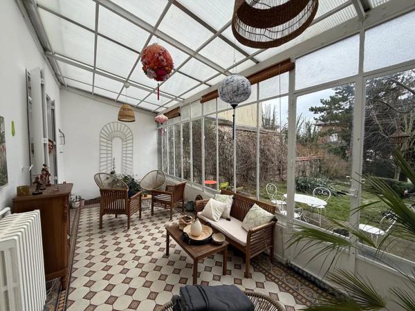 Vente                                                      Maison
                        
                     6 pièces                      180 m2                     à Melun