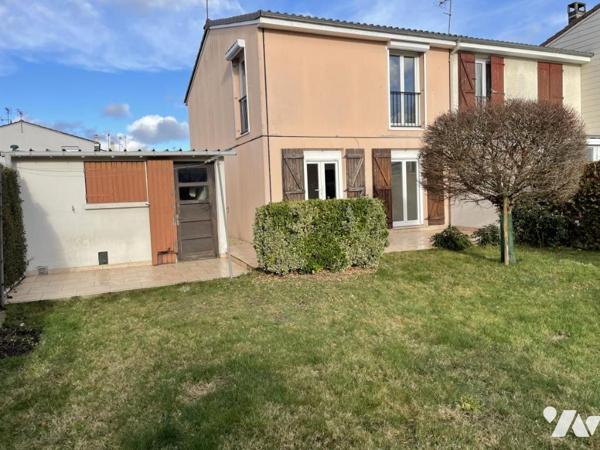 Pavillon 5 pièces avec jardin et garage.