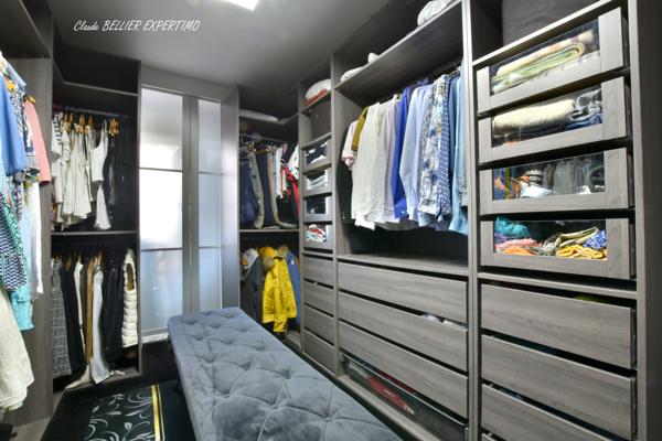 Marseille (13012) Secteur Montolivet-Petit Bosquet, 13012 MARSEILLE, Appartement T4 de 89 m2, avec son balcon ouest et sa vue