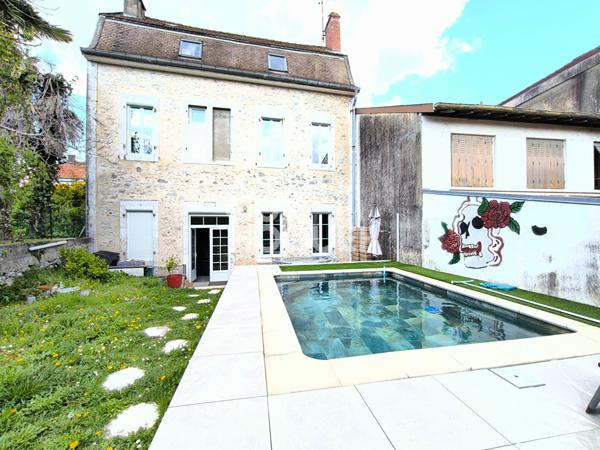 À Vendre : Duplex dans Petite Copropriété au Centre-ville d'Orthez ref 30032