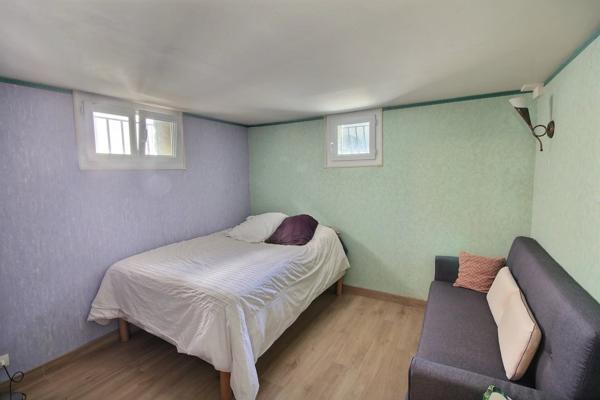 Vente                                                      Maison
                        
                     5 pièces                      160 m2                     à Maisons-Alfort