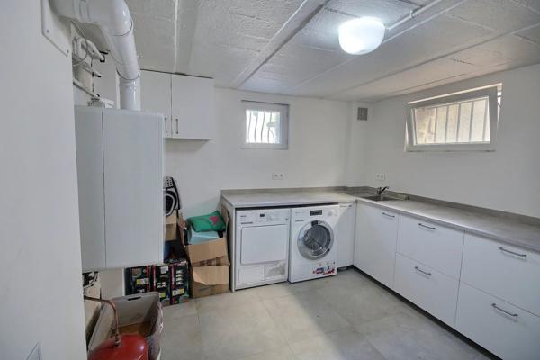 Vente                                                      Maison
                        
                     5 pièces                      160 m2                     à Maisons-Alfort