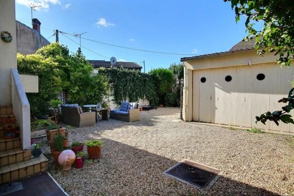 Vente                                                      Maison
                        
                     5 pièces                      160 m2                     à Maisons-Alfort