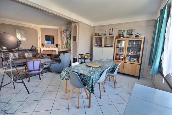 Vente                                                      Maison
                        
                     5 pièces                      160 m2                     à Maisons-Alfort