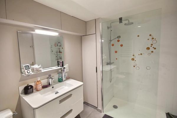 Vente                                                      Maison
                        
                     5 pièces                      160 m2                     à Maisons-Alfort