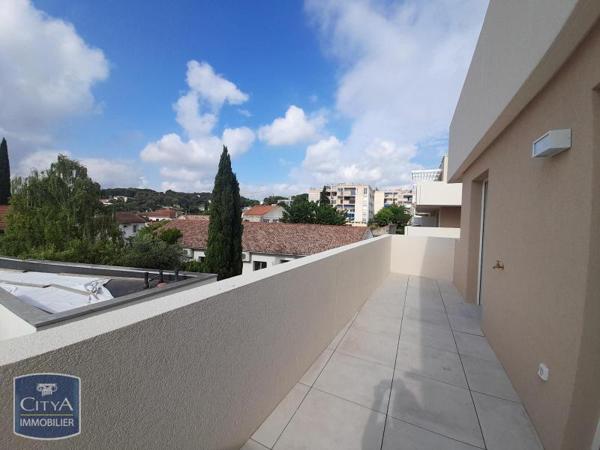 Appartement à louer 3 pièces 64.7m² Nîmes (30900)