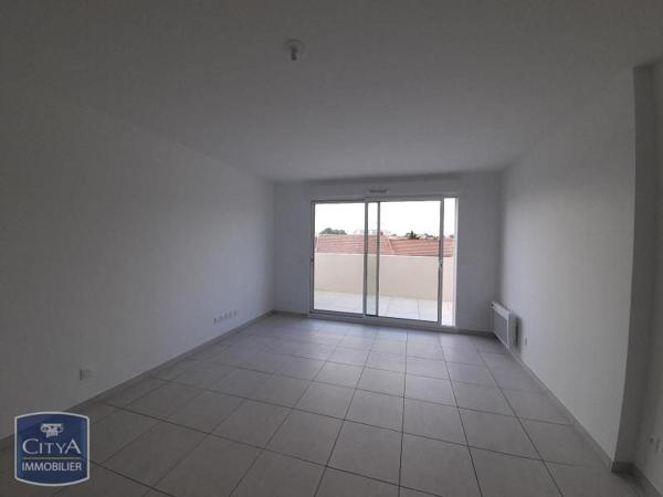Appartement à louer 3 pièces 64.7m² Nîmes (30900)
