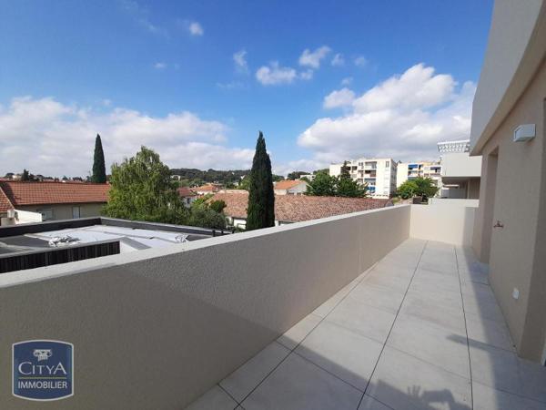 Appartement à louer 3 pièces 64.7m² Nîmes (30900)