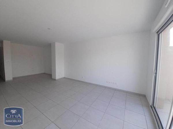 Appartement à louer 3 pièces 64.7m² Nîmes (30900)