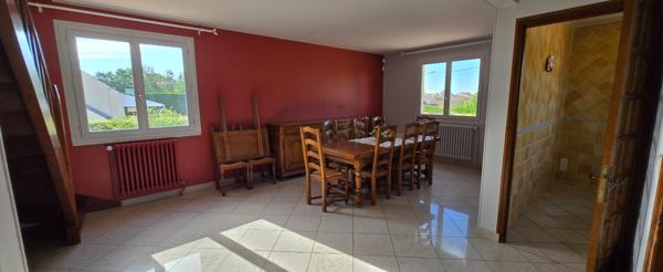 Maison individuelle Provins très proche 4 chambres / sous sol total terrain de 1490 m²