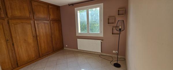 Maison individuelle Provins très proche 4 chambres / sous sol total terrain de 1490 m²