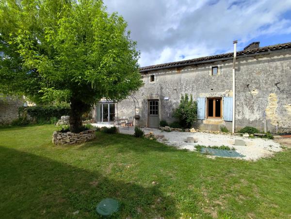 Charmante maison de village de 3 chambres avec une maison d'amis d'une chambre
