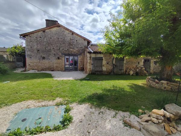 Charmante maison de village de 3 chambres avec une maison d'amis d'une chambre