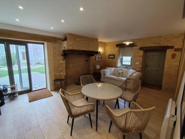 Charmante maison de village de 3 chambres avec une maison d'amis d'une chambre