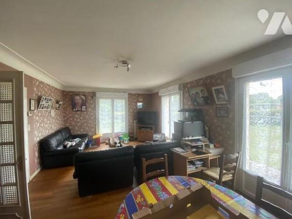 Maison à Vendre à Tinténiac (35190) en Ille-et-Vilaine (35)

Cette maison construite en 1968 ...