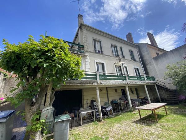 Vente                                                      Maison
                        
                     9 pièces                      188 m2                     à Louvres