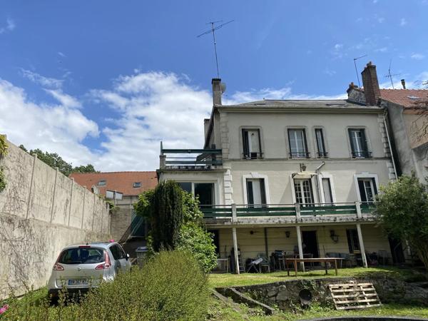Vente                                                      Maison
                        
                     9 pièces                      188 m2                     à Louvres