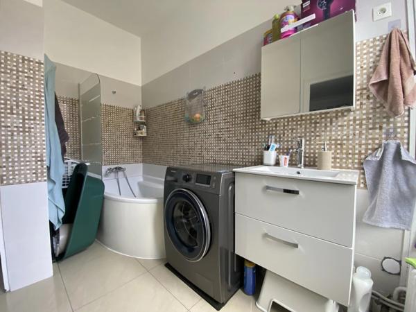 Vente                                                      Maison
                        
                     9 pièces                      188 m2                     à Louvres