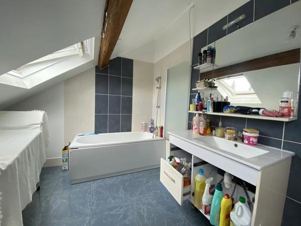 Vente                                                      Maison
                        
                     9 pièces                      188 m2                     à Louvres