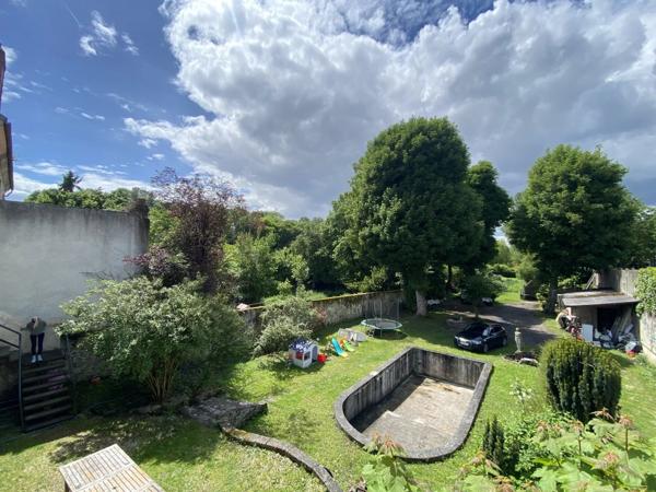 Vente                                                      Maison
                        
                     9 pièces                      188 m2                     à Louvres