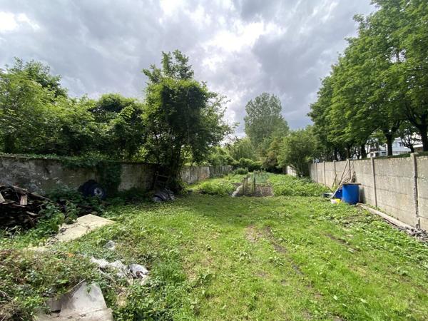 Vente                                                      Maison
                        
                     9 pièces                      188 m2                     à Louvres