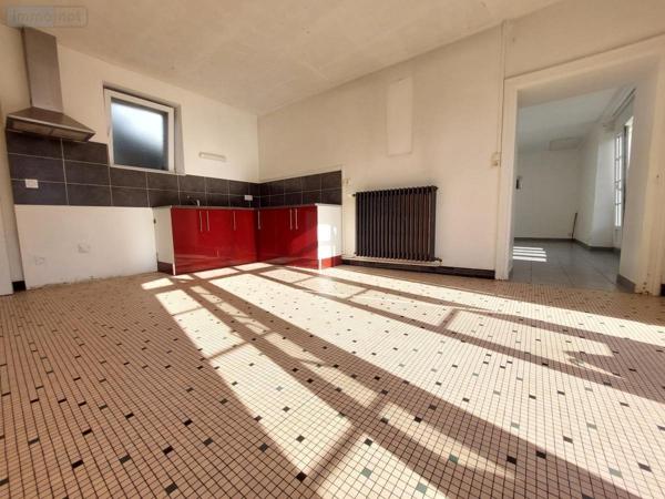 Maison à vendre à Ruillé-le-Gravelais en Mayenne (53320), ref : 53032-1063