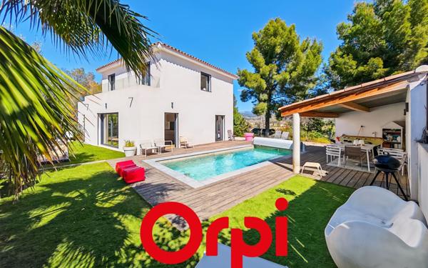 Maison à vendre    6 pièces • 160 m2 Saint-Cyr-sur-Mer