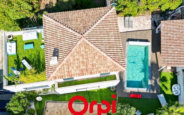 Maison à vendre    6 pièces • 160 m2 Saint-Cyr-sur-Mer