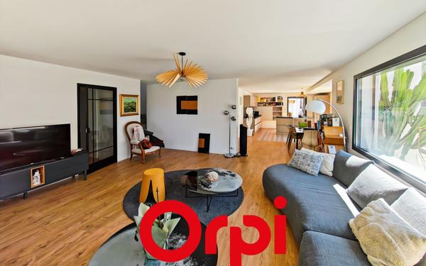 Maison à vendre    6 pièces • 160 m2 Saint-Cyr-sur-Mer