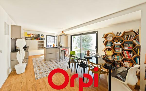 Maison à vendre    6 pièces • 160 m2 Saint-Cyr-sur-Mer