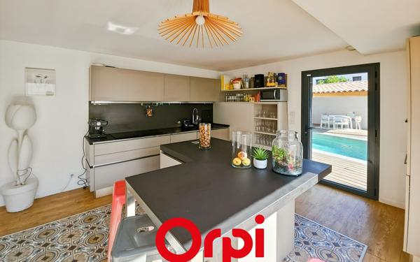 Maison à vendre    6 pièces • 160 m2 Saint-Cyr-sur-Mer