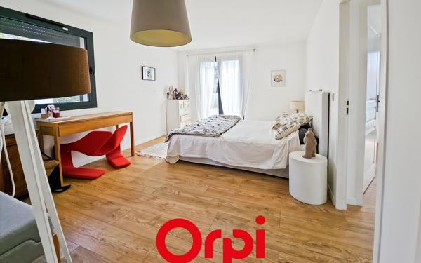 Maison à vendre    6 pièces • 160 m2 Saint-Cyr-sur-Mer