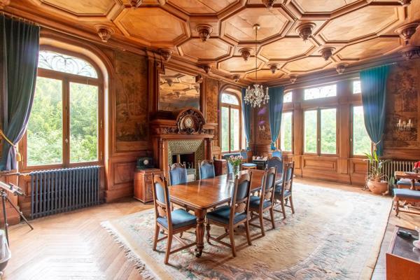 Magnifique château du 19ème siècle au cœur des vignes de Cognac