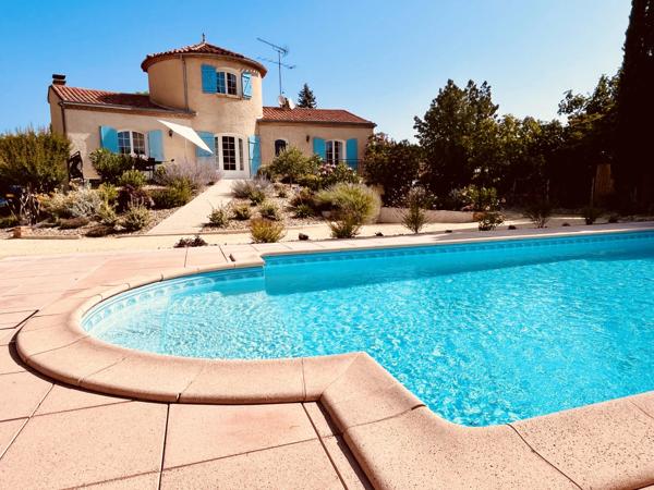 Maison de Style Provençal avec Piscine à Bergerac