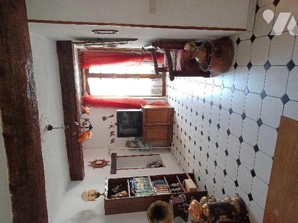 EYGUIERES Maison de Village T6 avec terrasse et garage pour deux roues