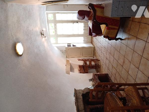 EYGUIERES Maison de Village T6 avec terrasse et garage pour deux roues