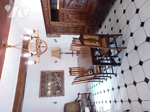 EYGUIERES Maison de Village T6 avec terrasse et garage pour deux roues