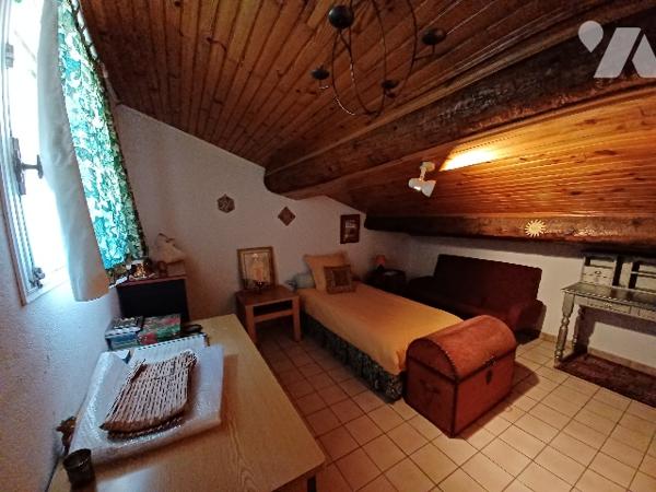 EYGUIERES Maison de Village T6 avec terrasse et garage pour deux roues