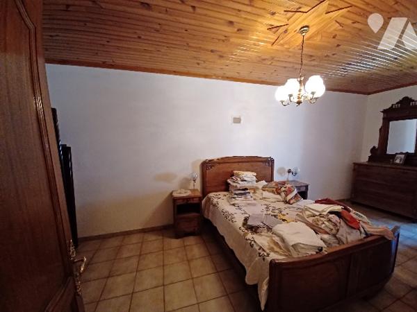 EYGUIERES Maison de Village T6 avec terrasse et garage pour deux roues