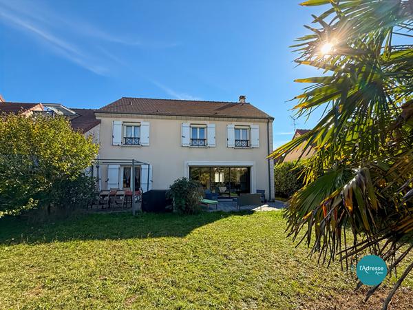 Maison Le Plessis Pate 8 pièce(s) 162 m2