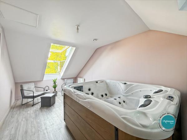 Maison Le Plessis Pate 8 pièce(s) 162 m2